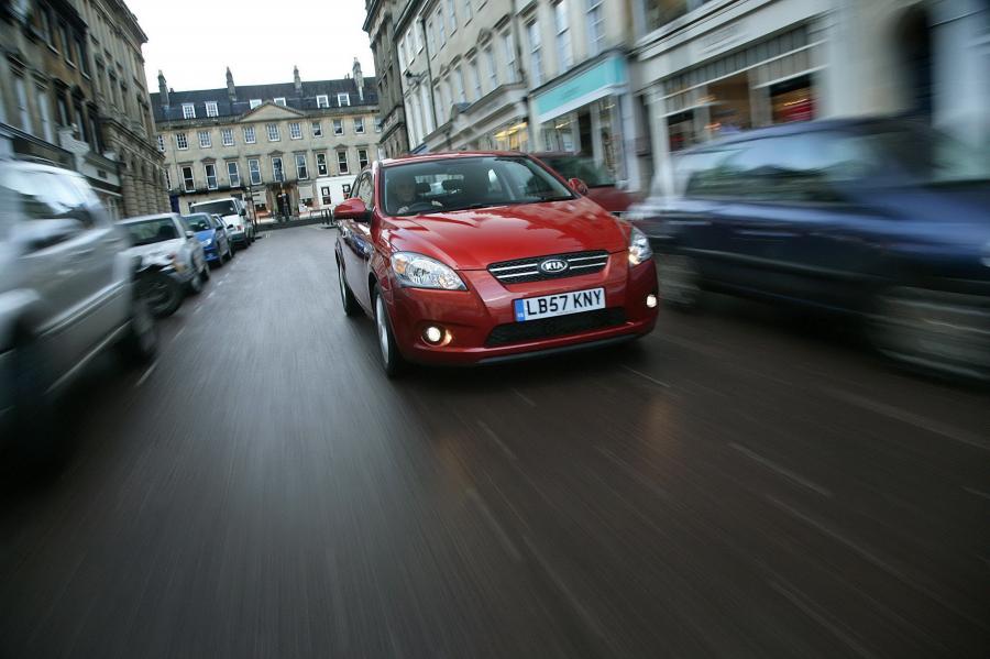  Kia pro_cee&rsquo;d 2008 года  (фото 69 из 182)